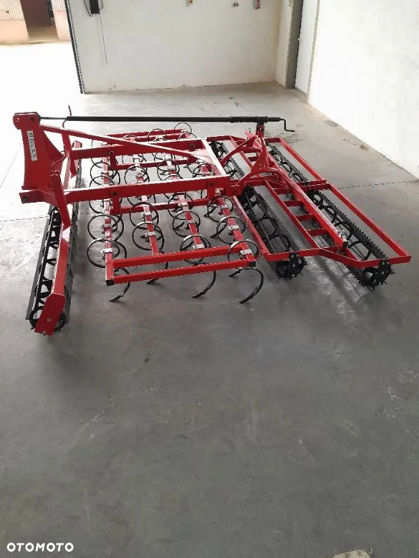 Wąski ząb agregat uprawowy z przednim wałem 1.8m 2.1m 2.5m 2.8m 3.0m 3.2m