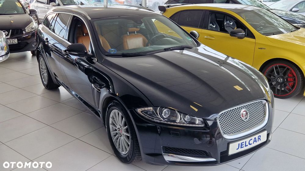 Jaguar XF 3.0 V6 D Premium Luxury - 4