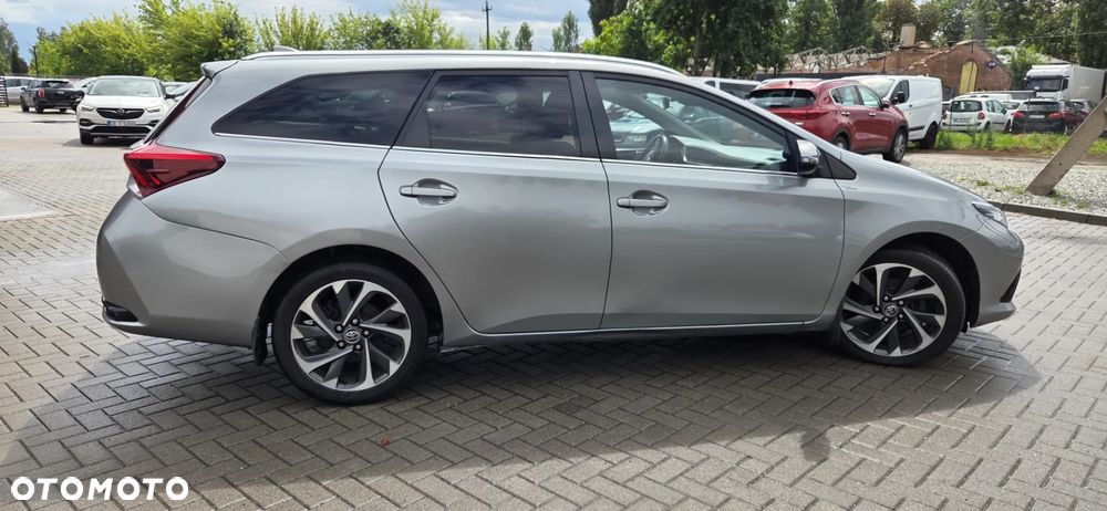Toyota Auris 1.6 D-4D Design Edition - 19
