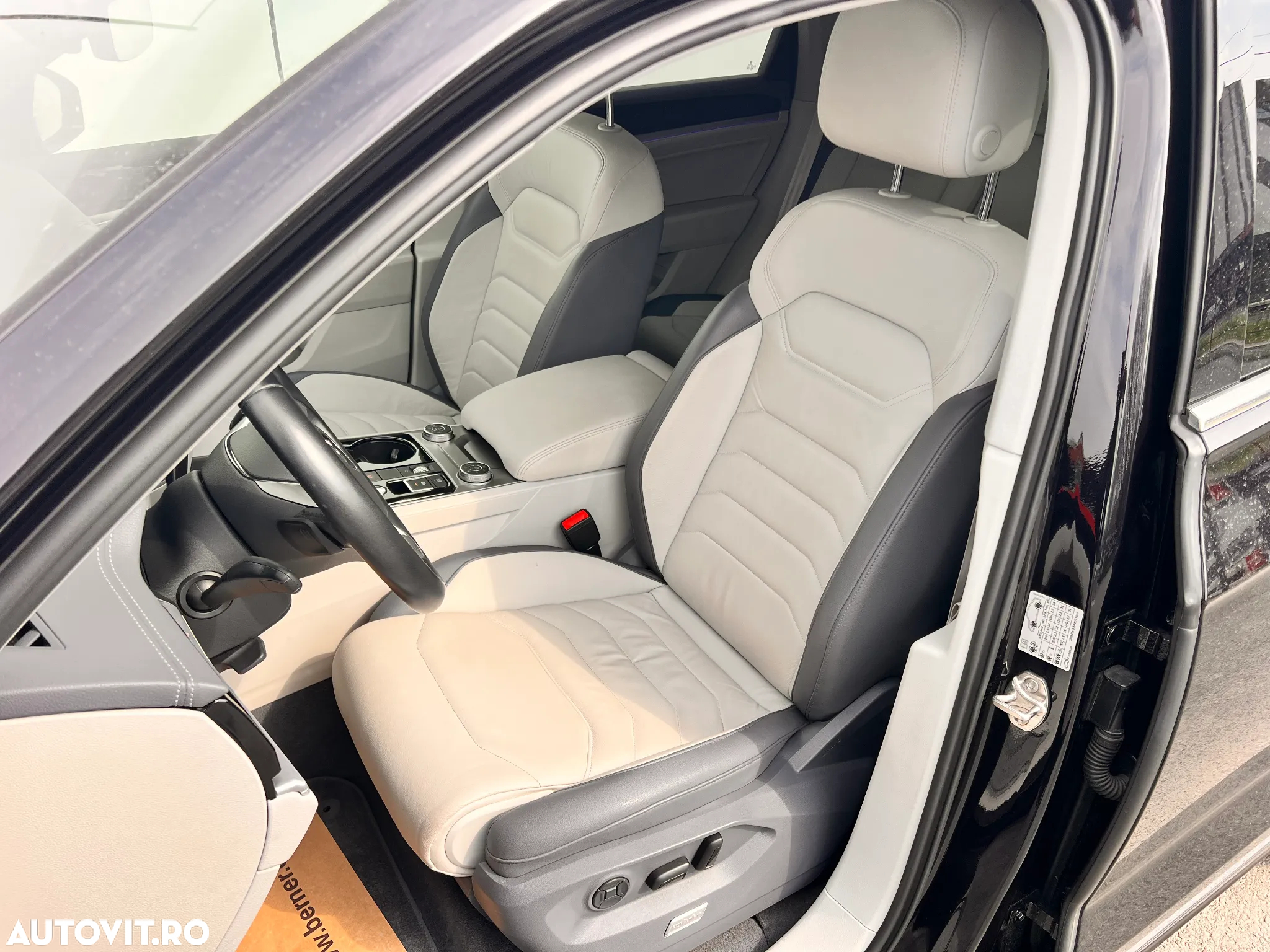 Volkswagen Touareg - 8