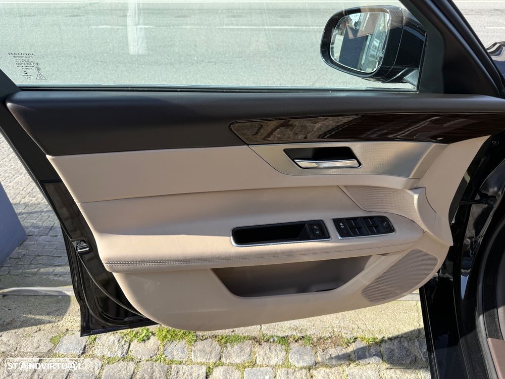 Jaguar XF 2.0 D Prestige Aut. - 18
