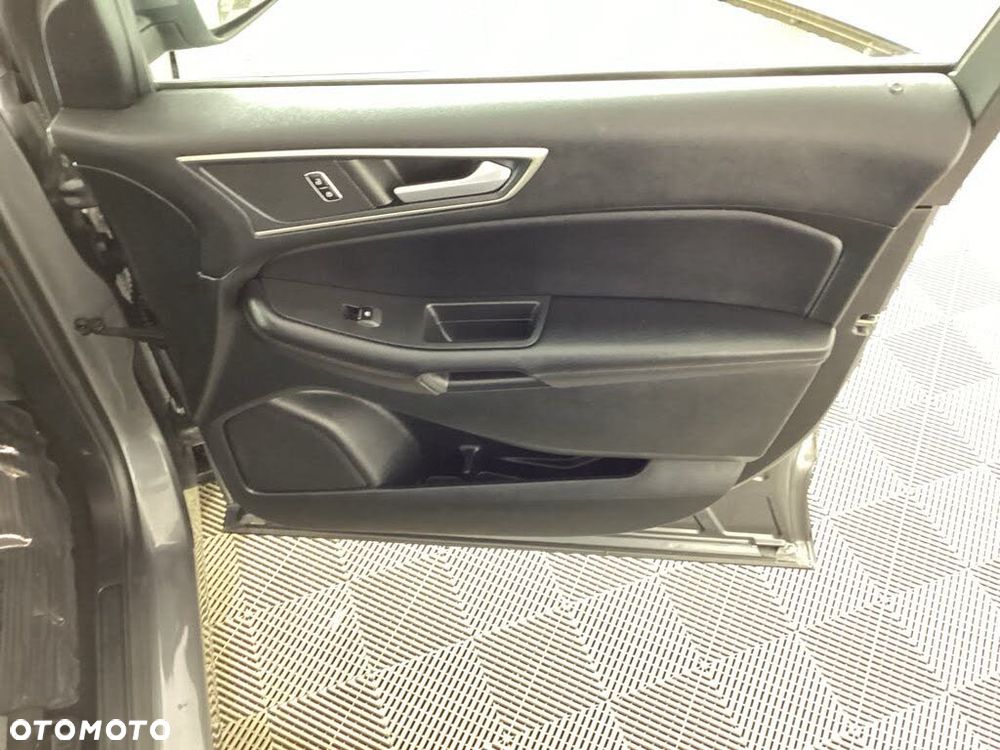 Ford Edge - 8