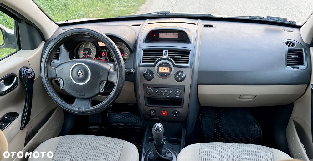 Renault Megane 1.6 Confort Privilege - 17