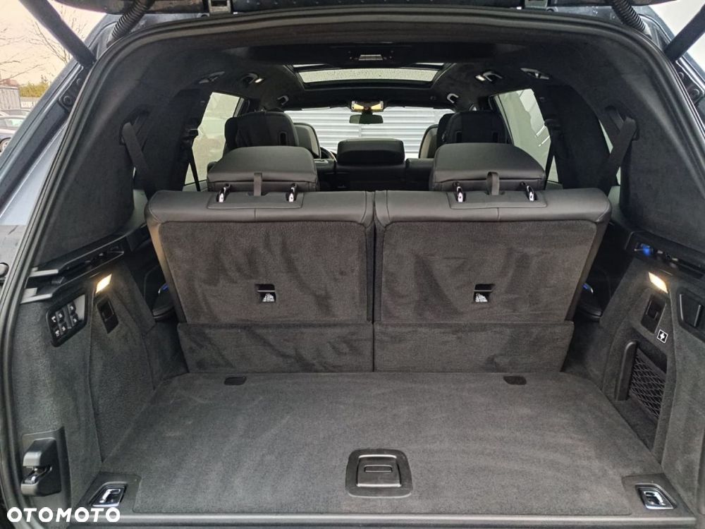BMW X7 - 28