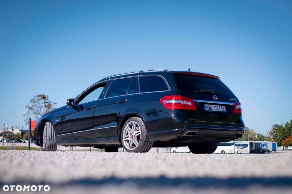 Mercedes-Benz E-Class 2010 photo 4