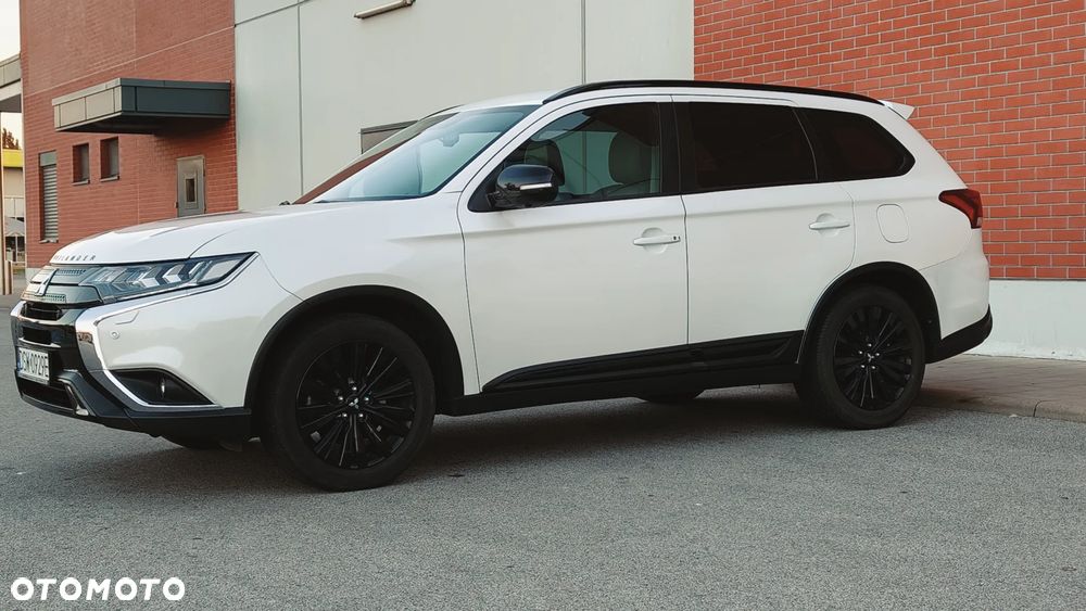 Mitsubishi Outlander - 2