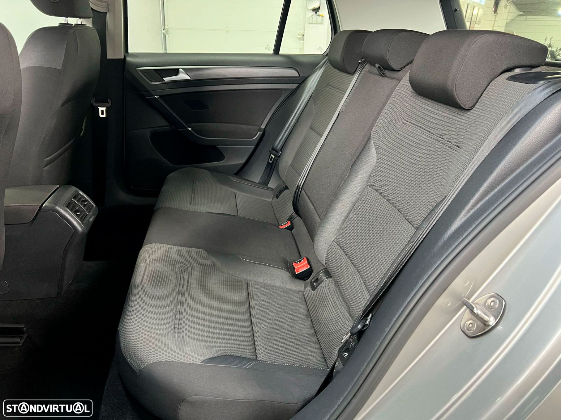 VW Golf 1.6 TDI Confortline - 7