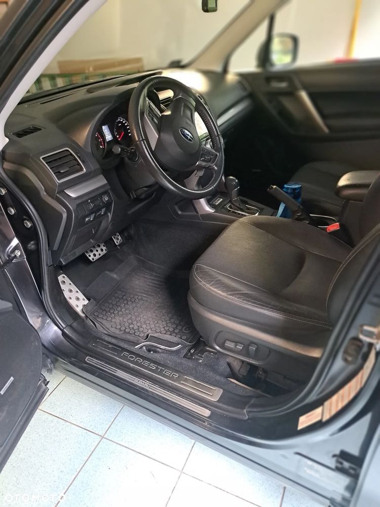 Subaru Forester 2.0 XT Platinum Lineartronic - 8