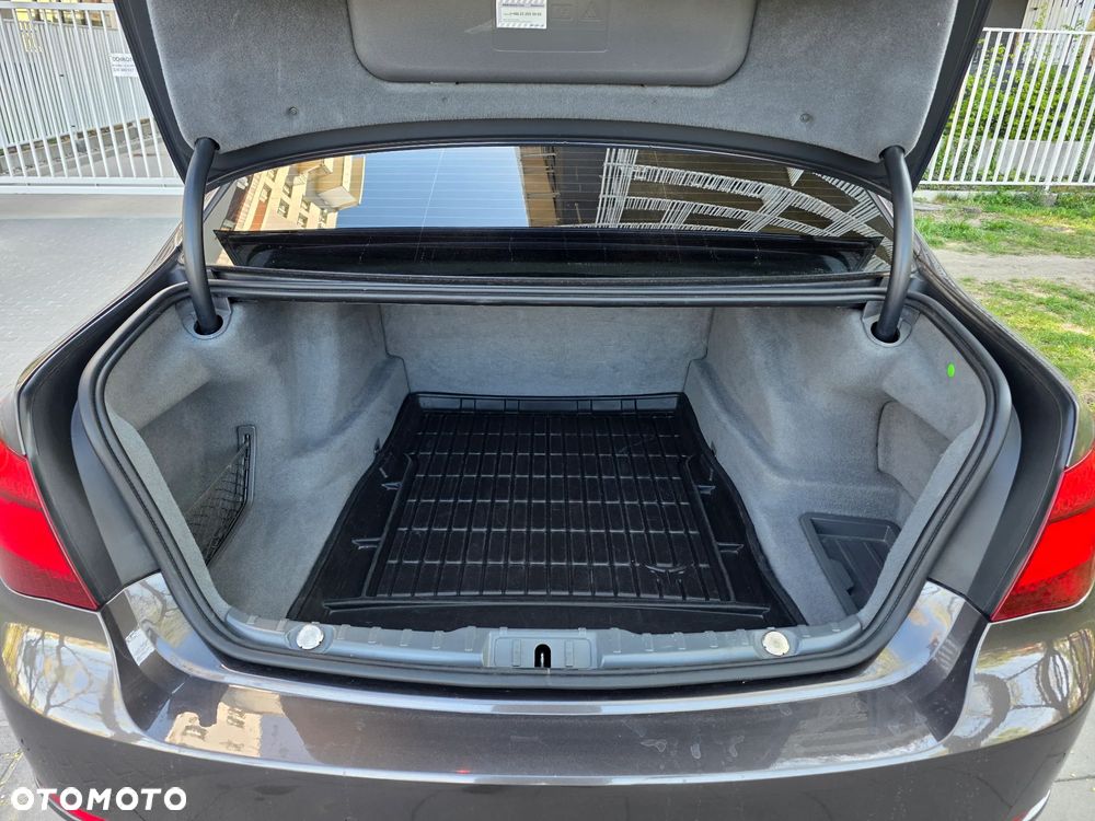 BMW Seria 7 730d xDrive - 32