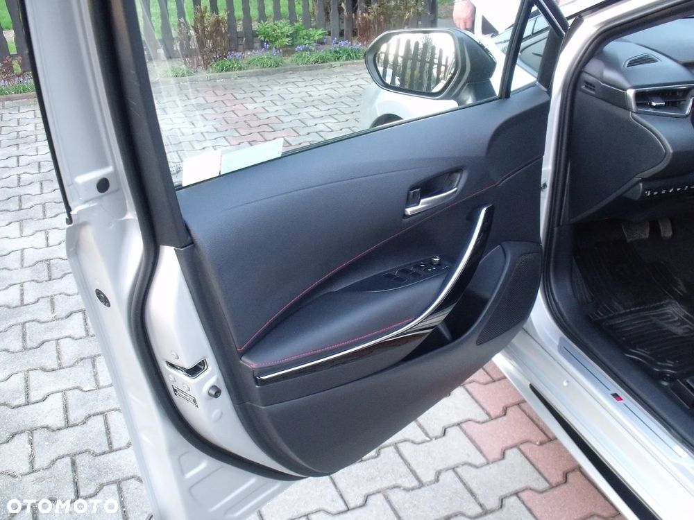 Toyota Corolla 1.8 Hybrid GR Sport Dynamic - 23