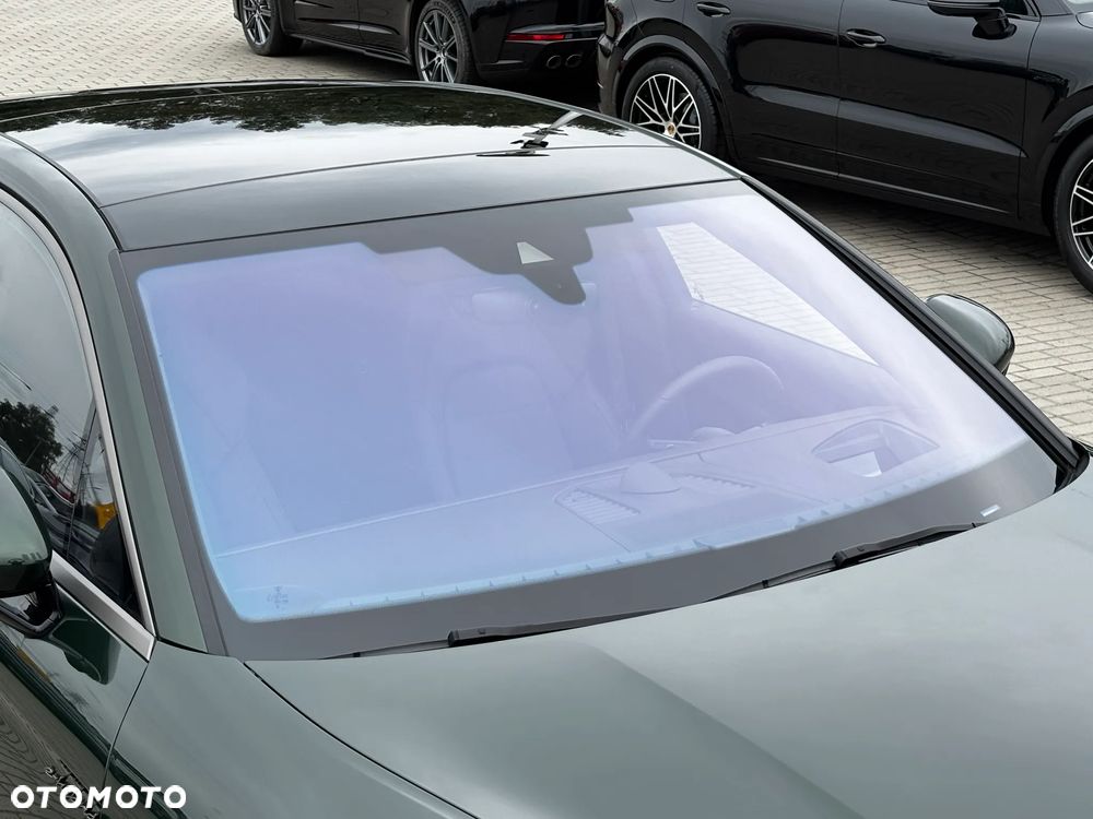 Porsche Panamera Turbo E-Hybrid PHEV - 11