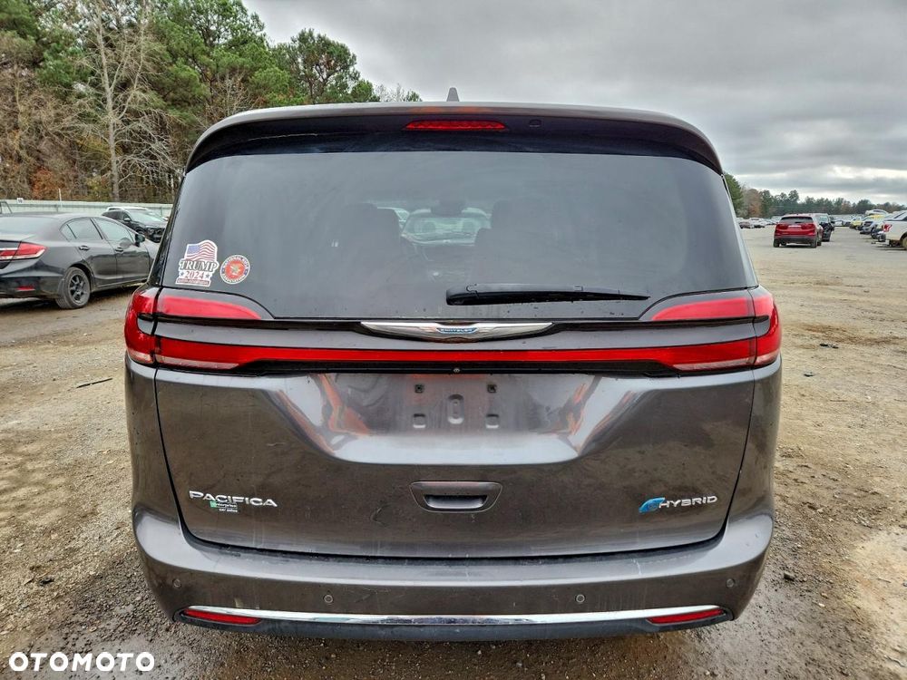 Chrysler Pacifica - 5