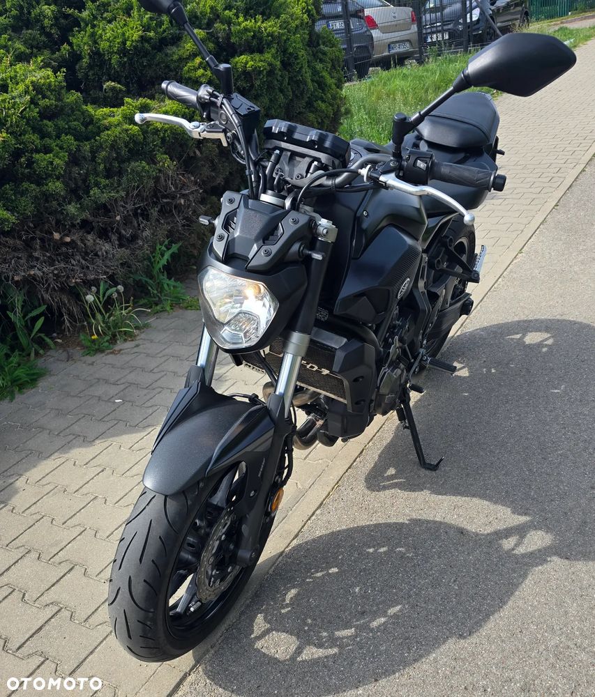Yamaha MT - 27