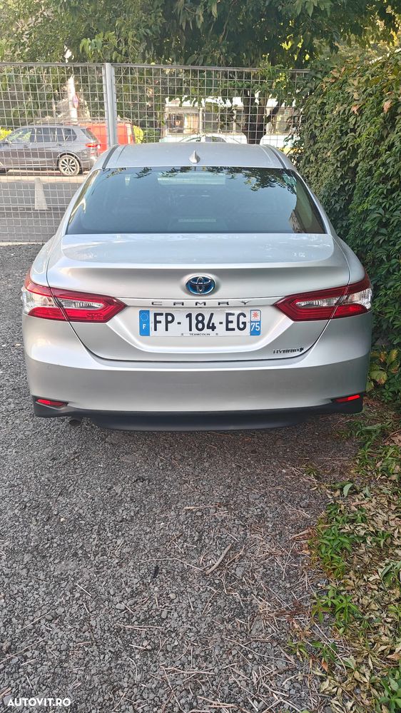 Toyota Camry - 12