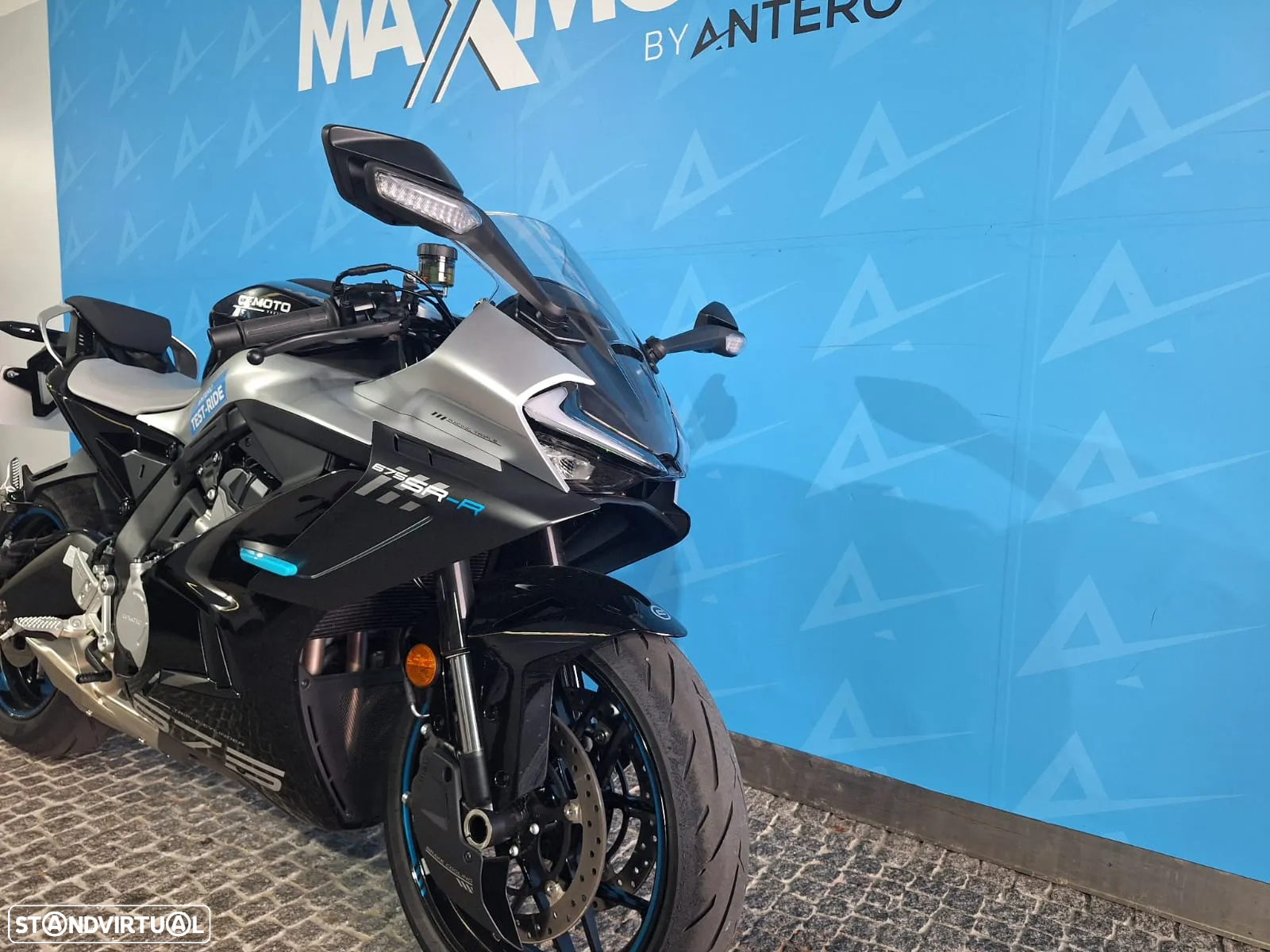 CF Moto 675SR-R - 2