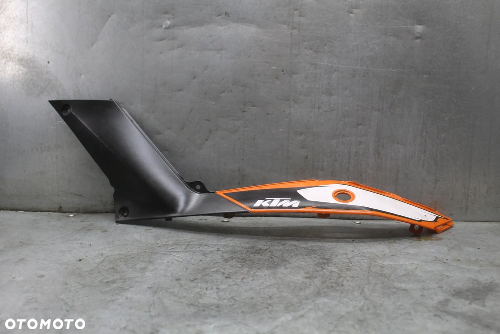 KTM 125 Duke bok boczek ogon tył tylny lewy wypełnienie owiewka - 1