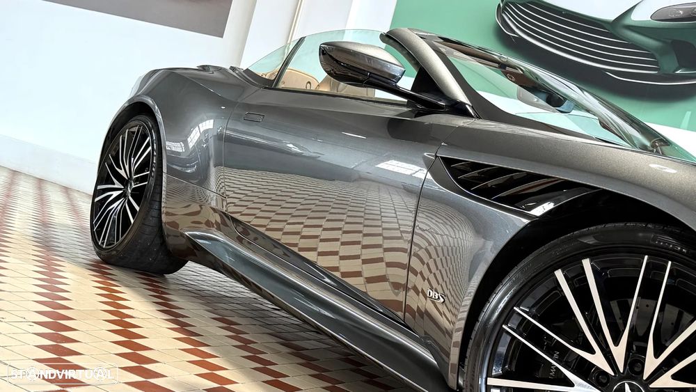 Aston Martin DBS Volante Superleggera - 18