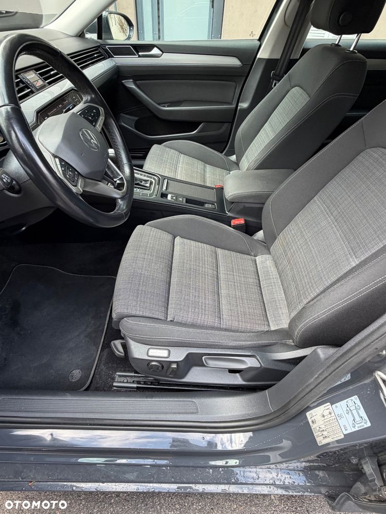 Volkswagen Passat 2.0 TDI Business DSG - 18