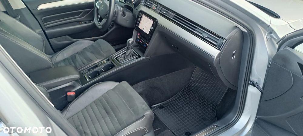 Volkswagen Passat Variant 2.0 TDI SCR DSG Elegance - 14