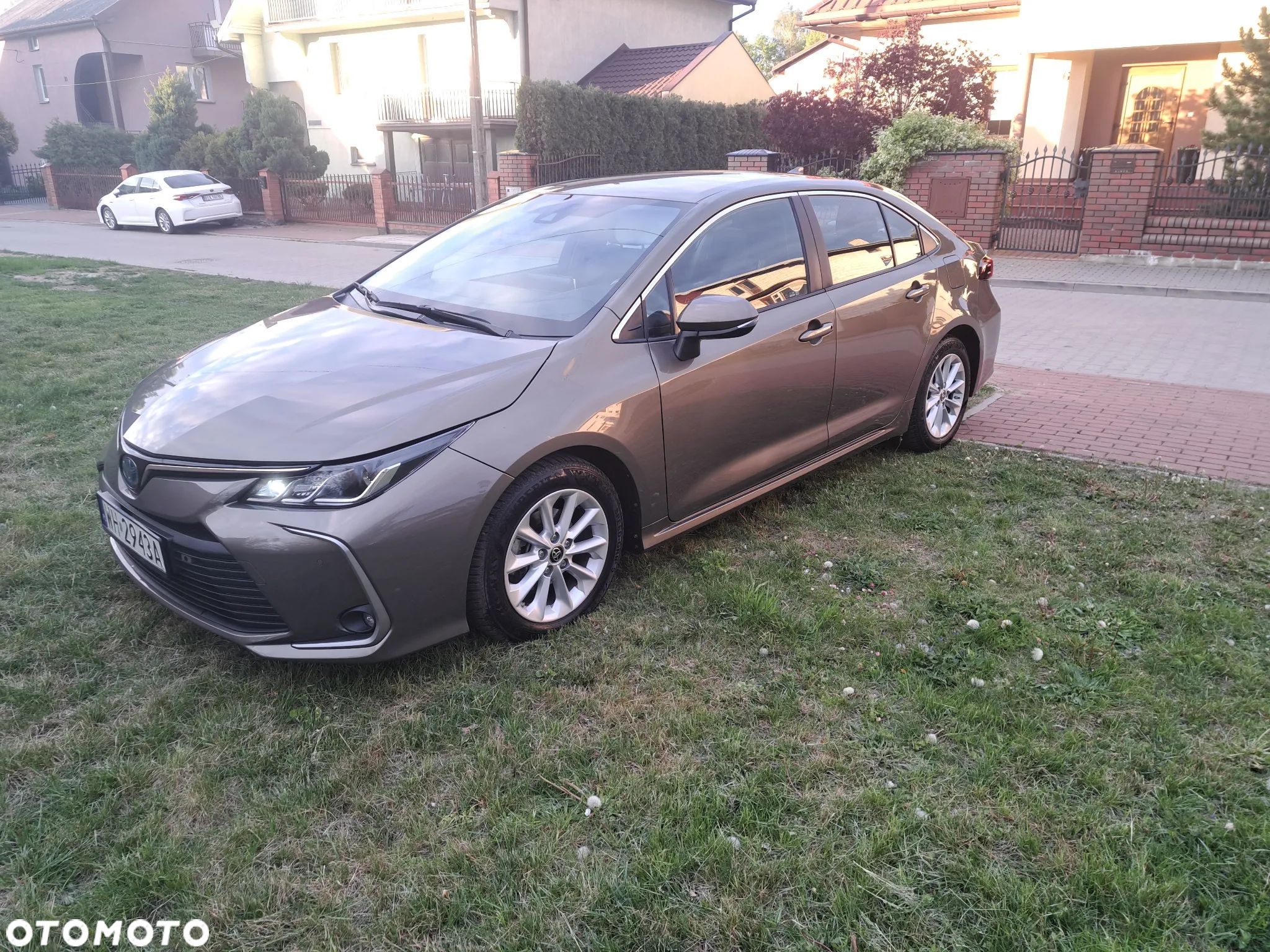 Toyota Corolla 1.8 Hybrid Comfort - 1
