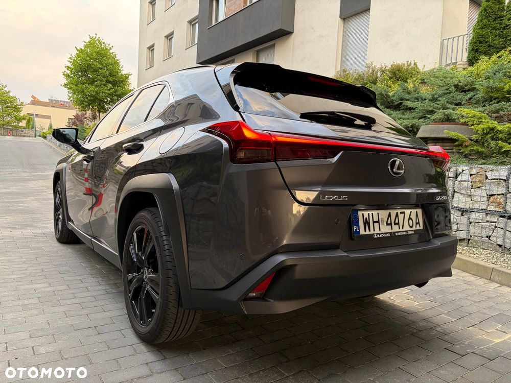 Lexus UX - 3