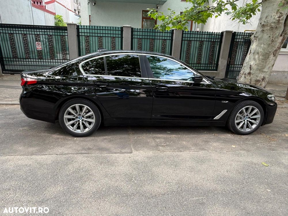 BMW Seria 5 530e xDrive Aut. Luxury Line - 7