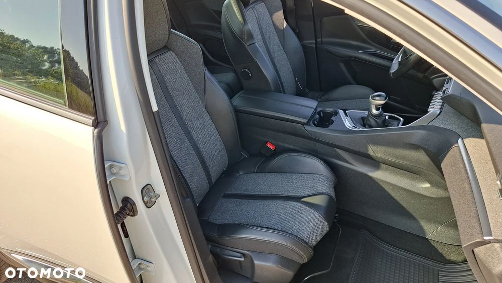 Peugeot 3008 1.5 BlueHDi GT S&S - 33