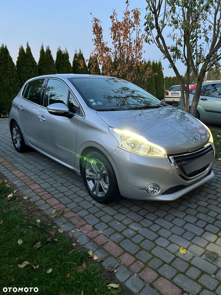 Peugeot 208 1.2 PureTech GPF Allure S&S - 1