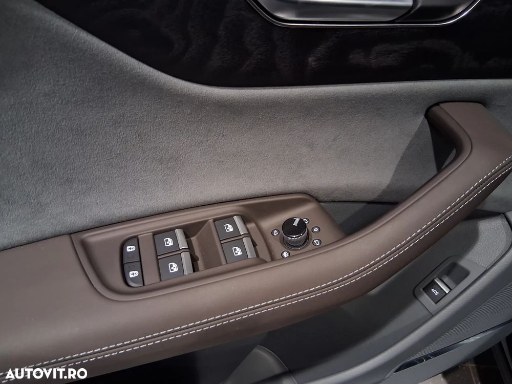 Audi Q8 55 TFSI quattro Tiptronic MHEV - 12