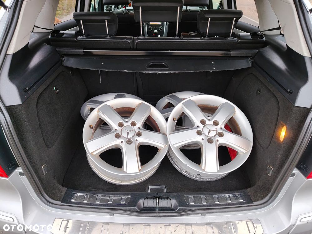 Mercedes-Benz Klasa B 180 CDI Special Edition - 40