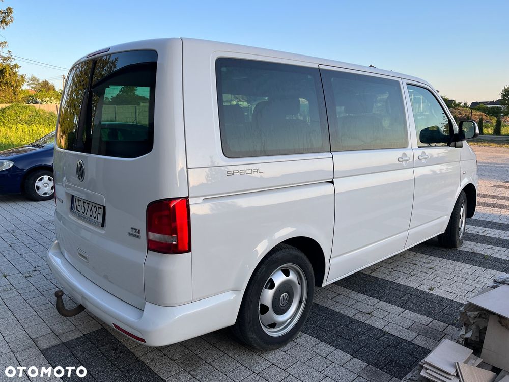 Volkswagen Multivan - 12
