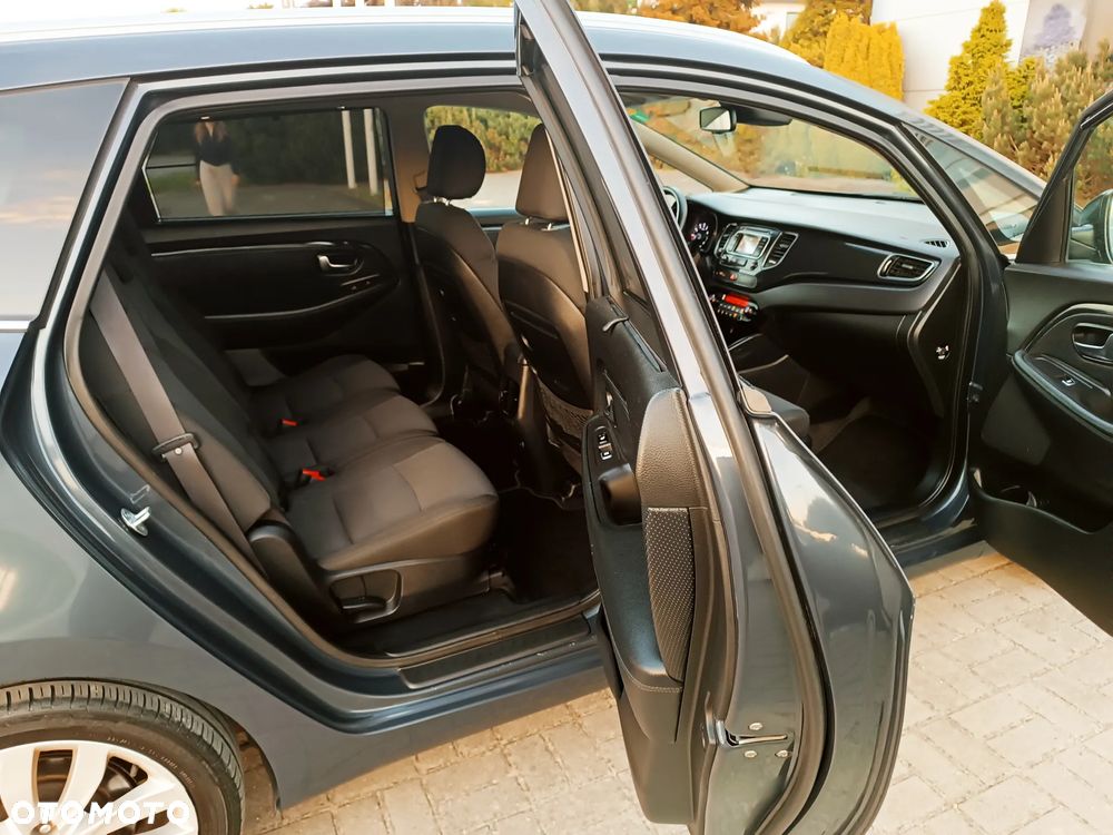 Kia Carens 1.6 GDI Dream Team Edition - 22