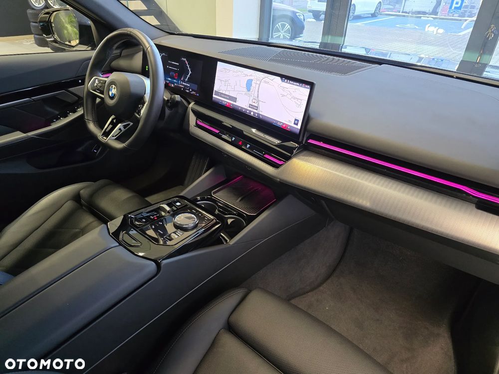 BMW Seria 5 520i mHEV M Sport - 14