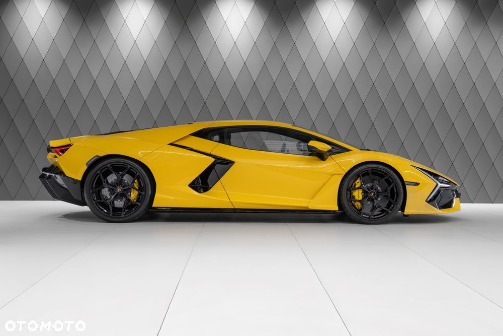 Lamborghini Revuelto - 3