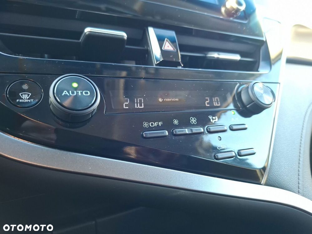 Toyota Camry 2.5 Hybrid Comfort CVT - 25