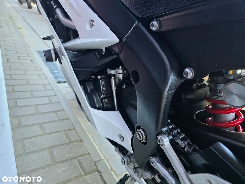 Yamaha R6 - 21