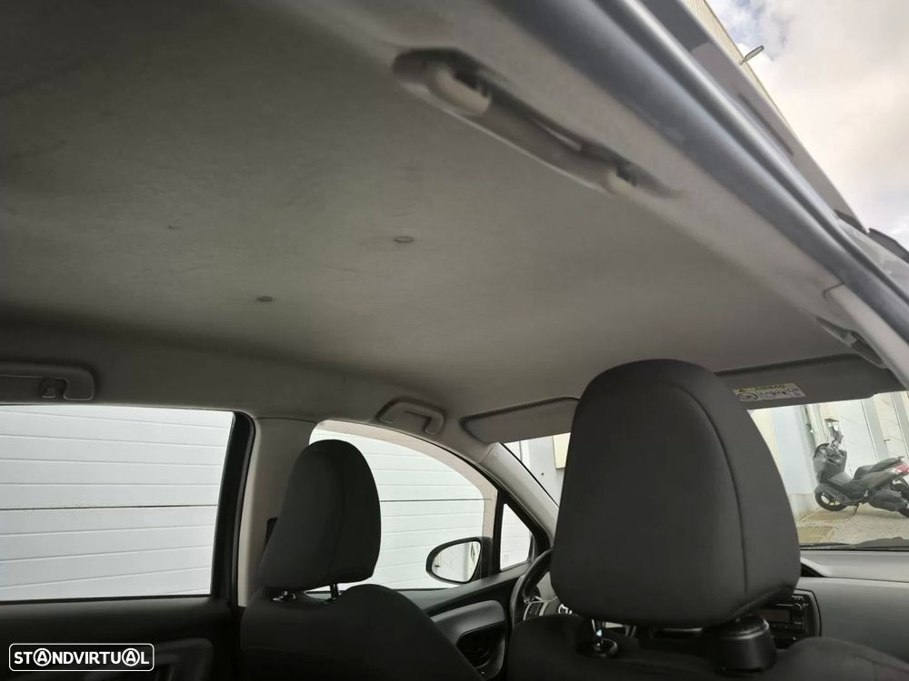 Toyota Yaris 1.4 D-4D ACtive+AC — fotografia 38