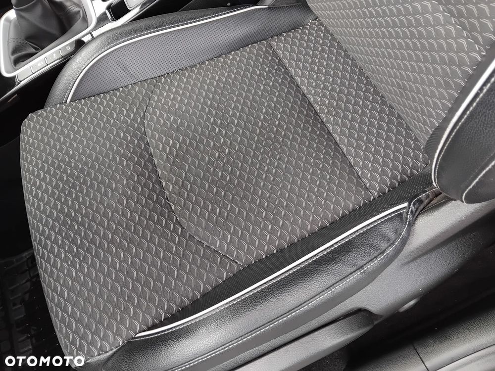 Kia Ceed 1.5 T-GDI Business Line Plus - 24