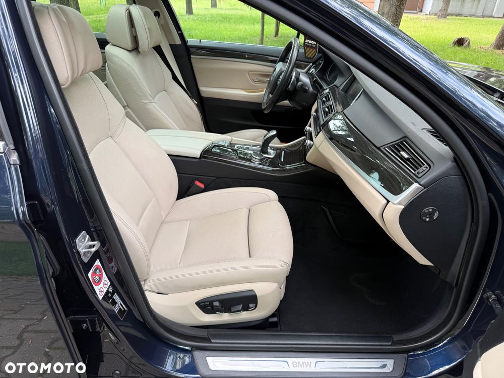 BMW Seria 5 530d xDrive Luxury Line - 40