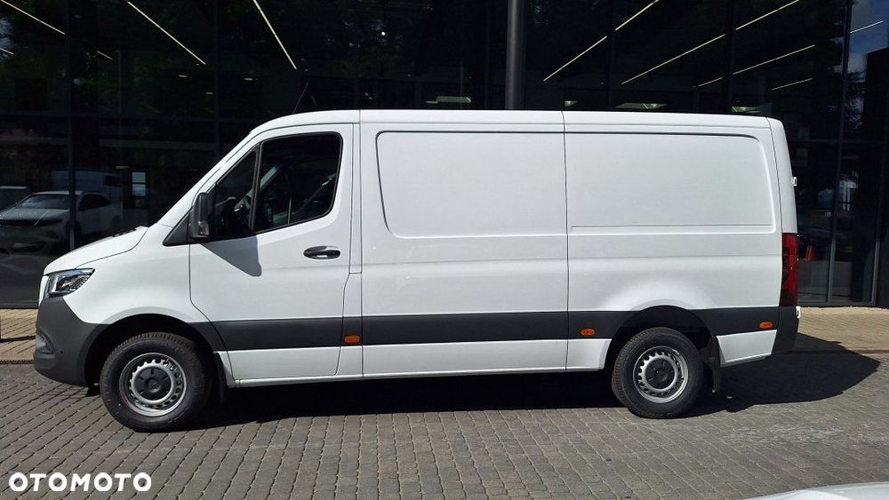 Mercedes-Benz Sprinter - 2