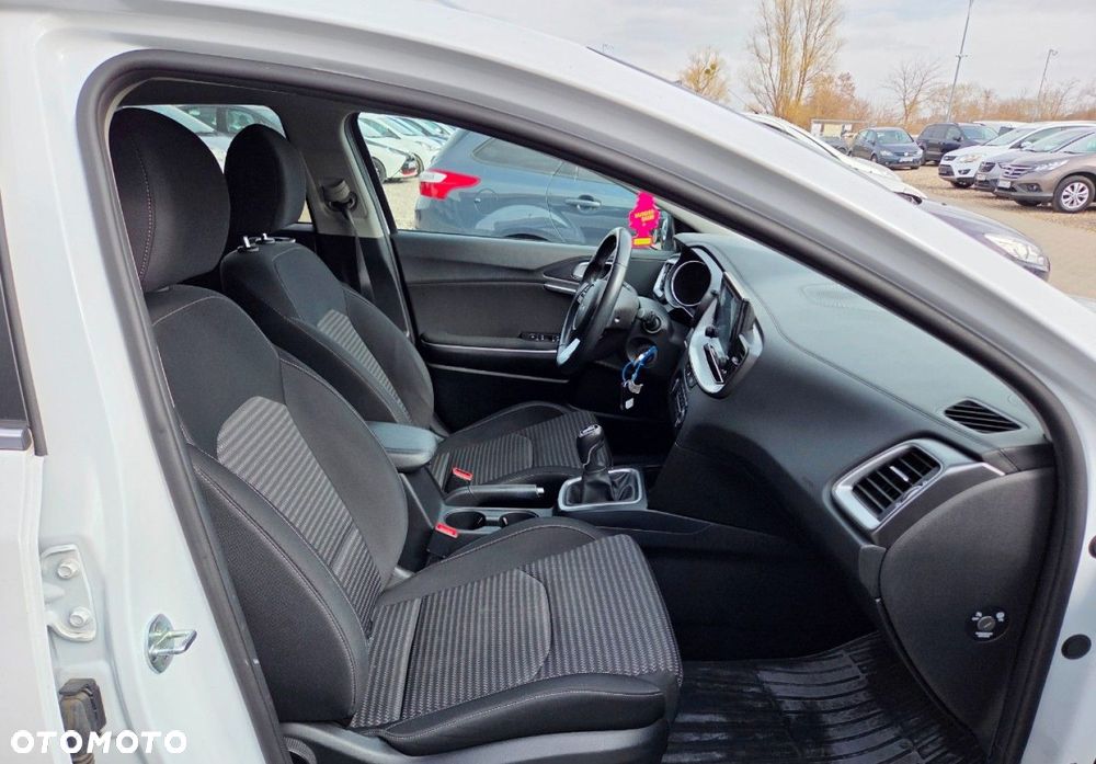 Kia XCeed - 17