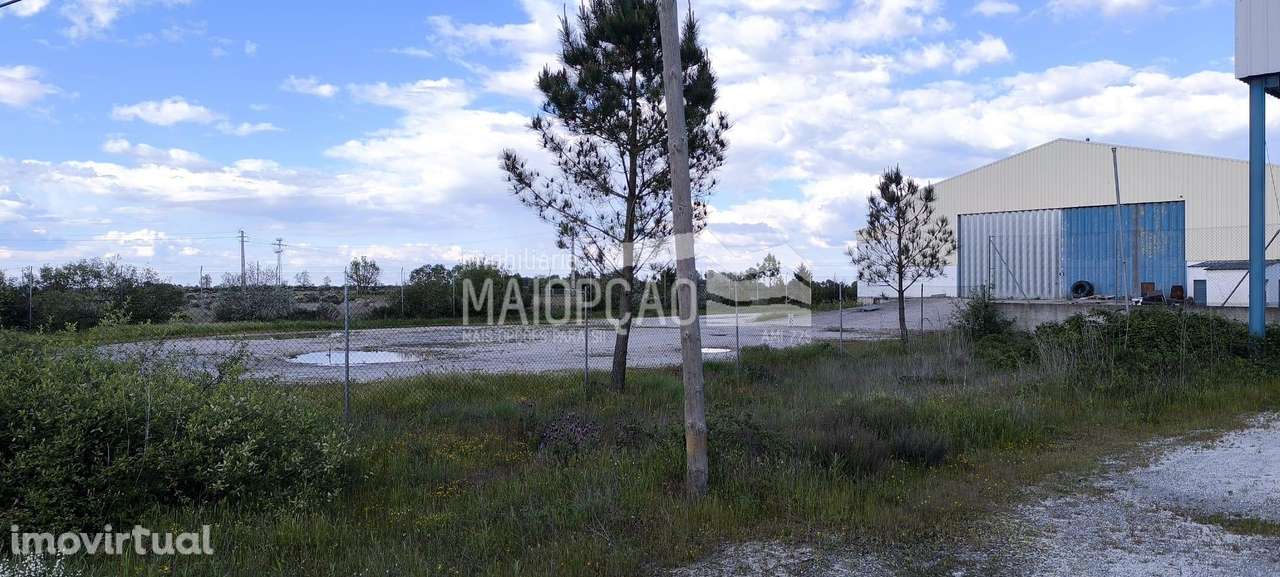 Armazém em Vilar Formoso - Grande imagem: 4/17