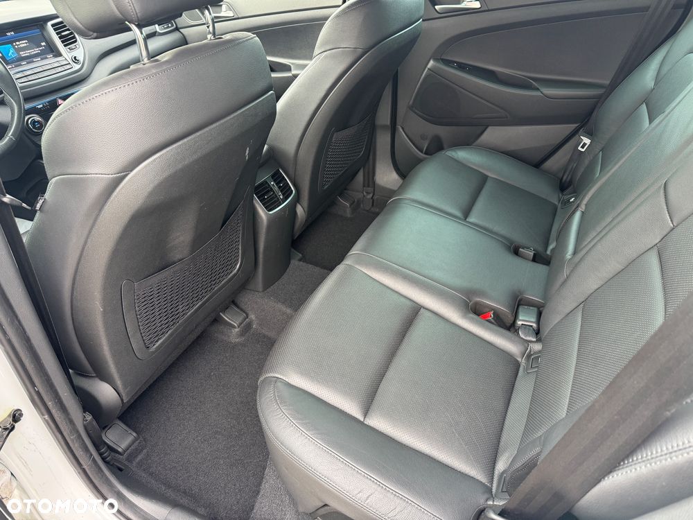 Hyundai Tucson blue 1.7 CRDi 2WD Trend - 16