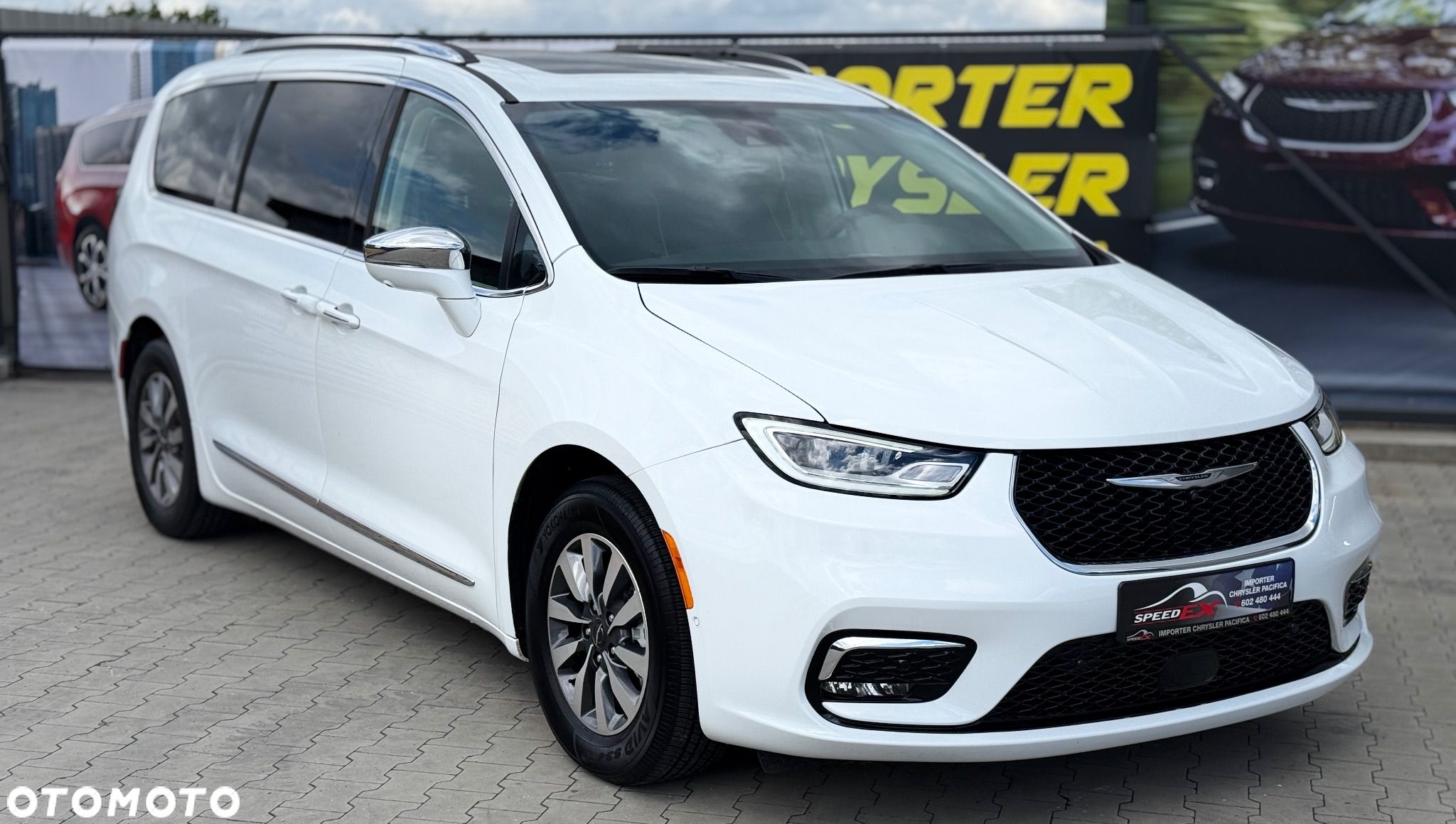 Chrysler Pacifica - 1