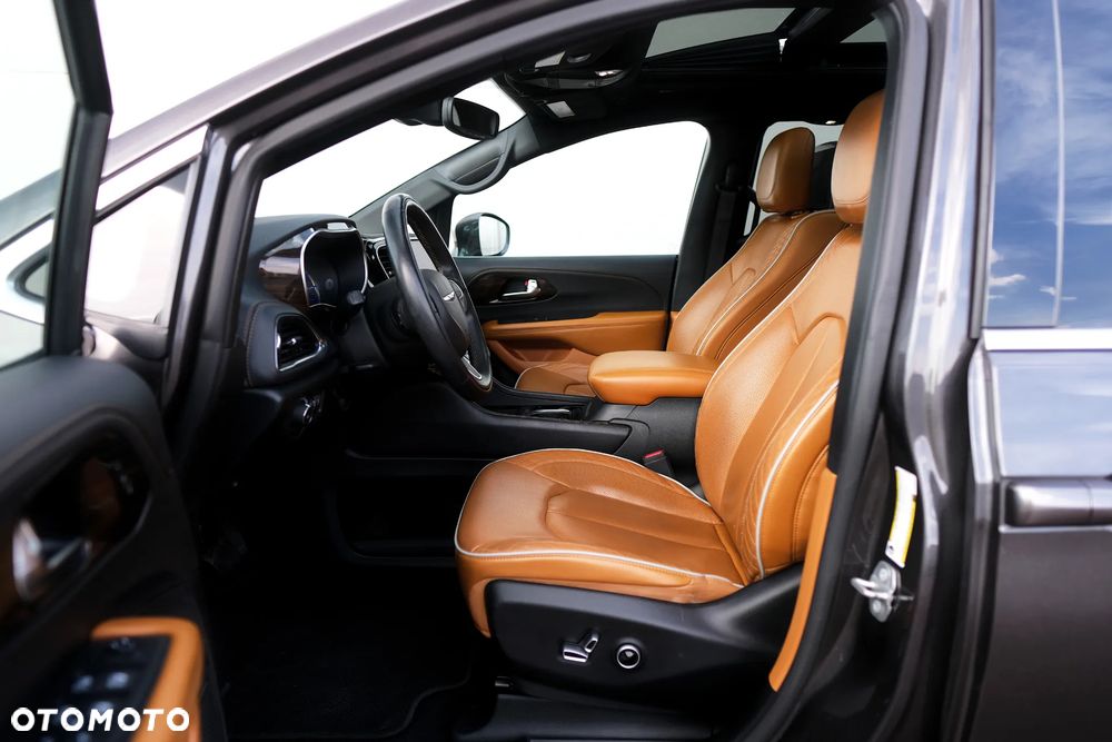 Chrysler Pacifica - 18
