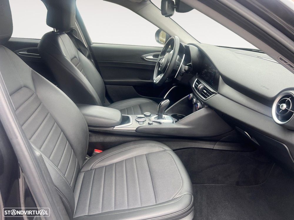 Alfa Romeo Giulia 2.2 D Sprint AT8 - 15