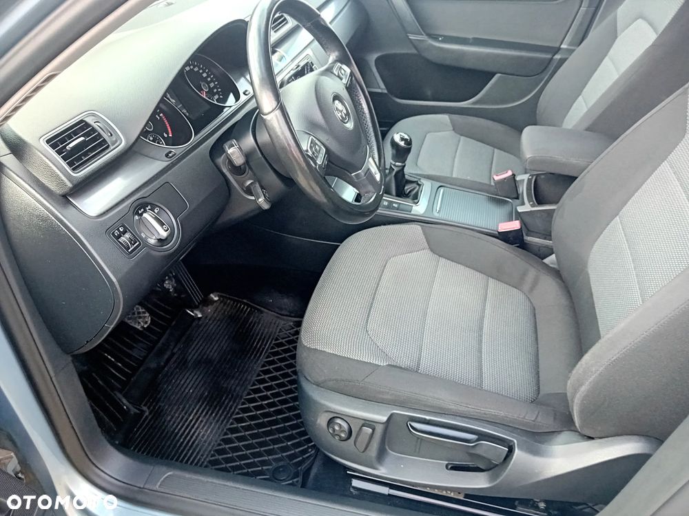 Volkswagen Passat 1.6 TDI Comfortline - 12