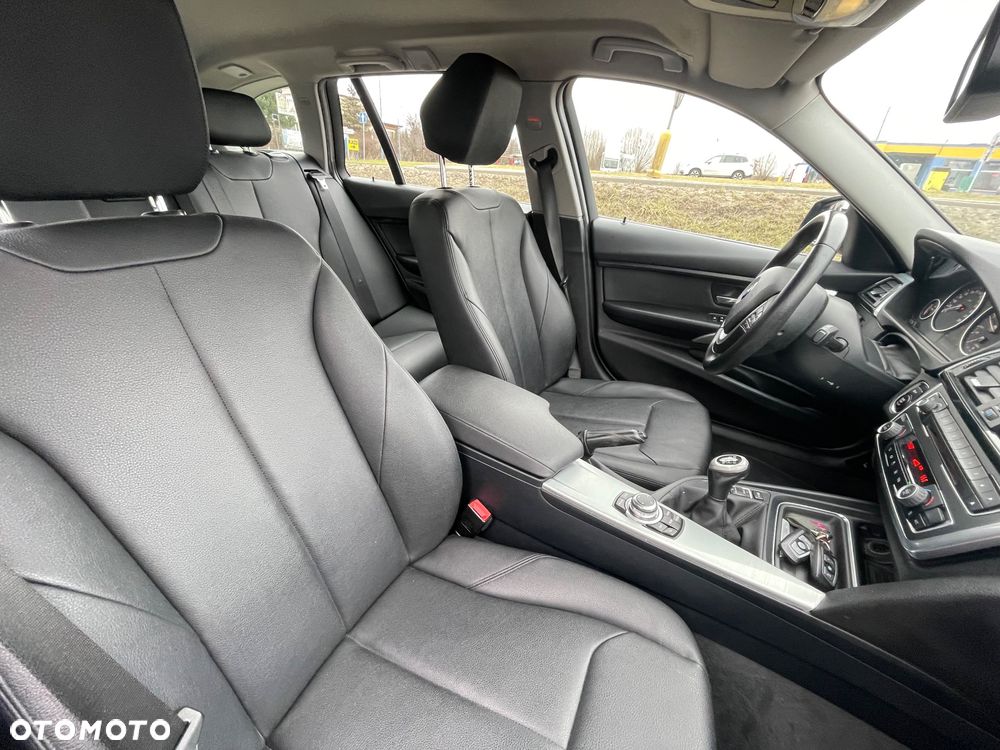 BMW Seria 3 318d Blue Performance Luxury Line - 22