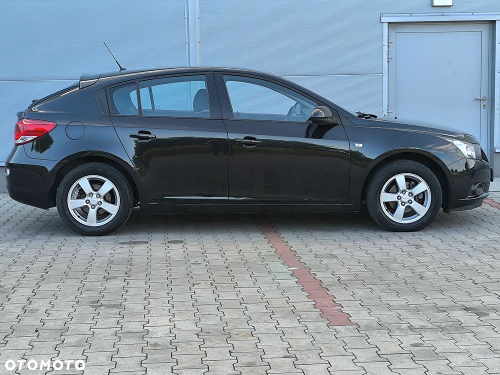 Chevrolet Cruze 1.6 LS - 8