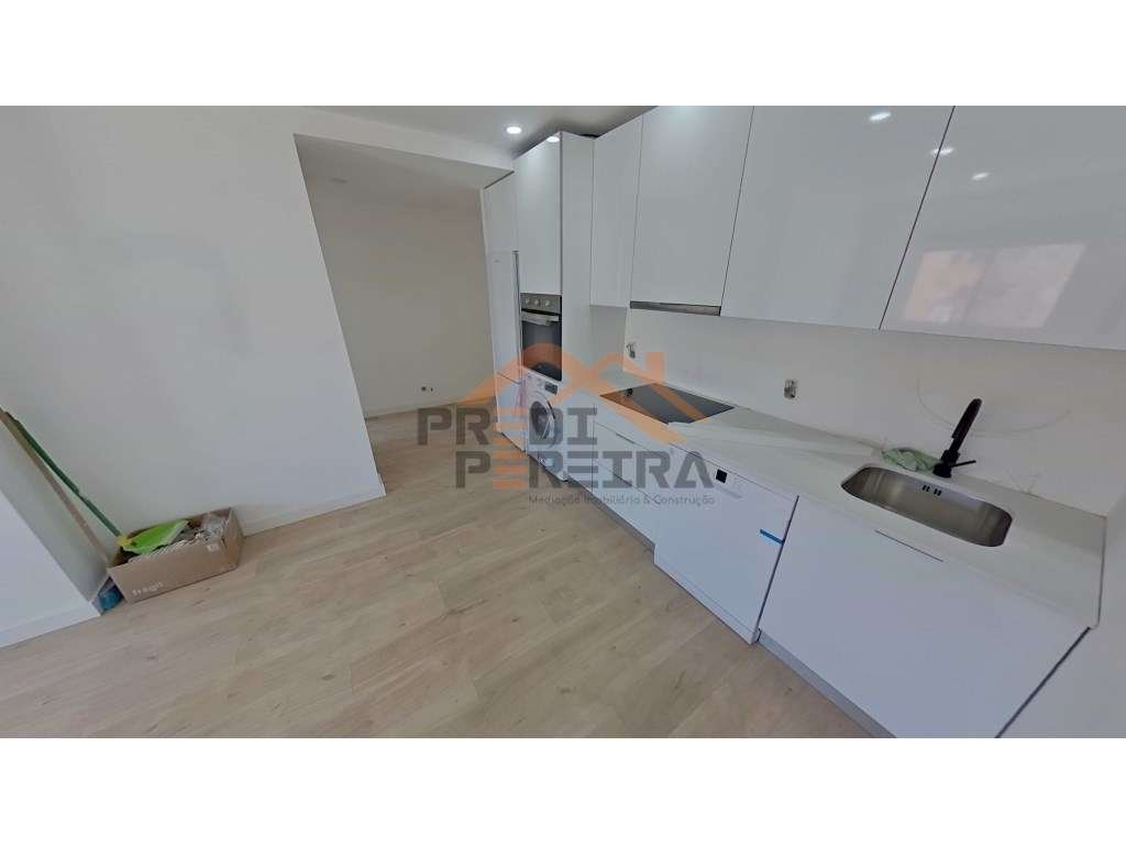 Situado em Odivelas, apartamento T2+1, remodelado. - Grande imagem: 4/22